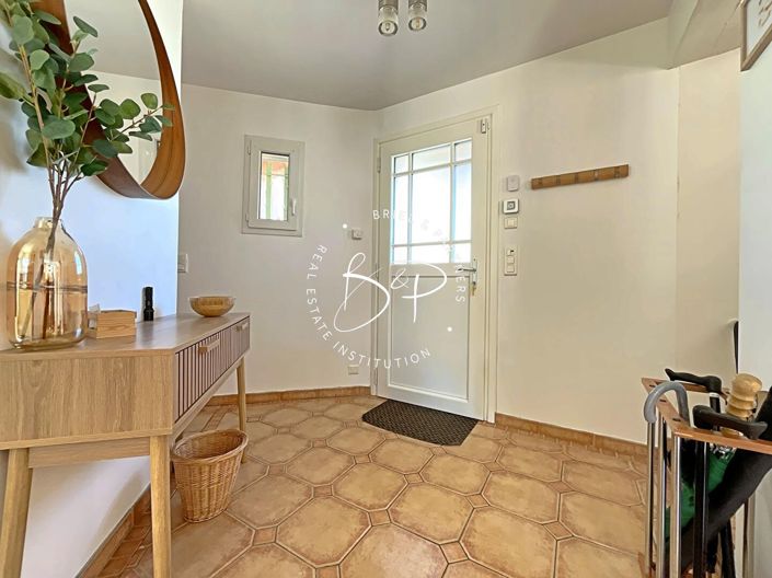 Image No.7-2 Bed House for sale