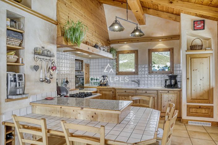 Image No.3-6 Bed House for sale