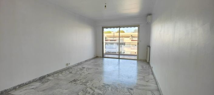 Image No.3-Appartement de 2 chambres à vendre à Le Cannet