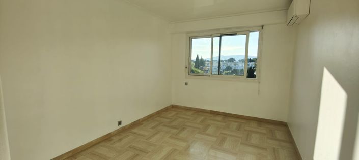 Image No.7-Appartement de 2 chambres à vendre à Le Cannet