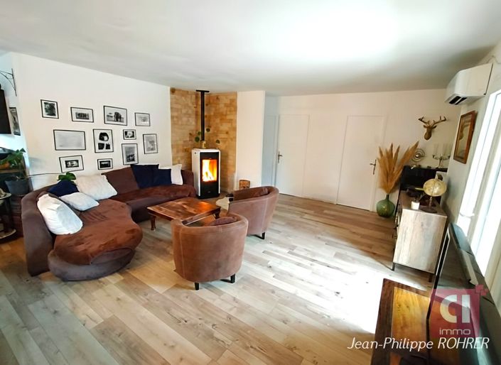 Image No.2-4 Bed House for sale