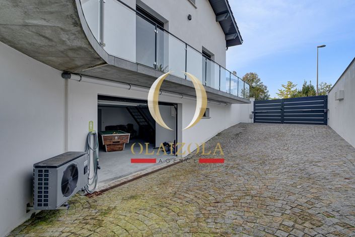 Image No.12-5 Bed House for sale