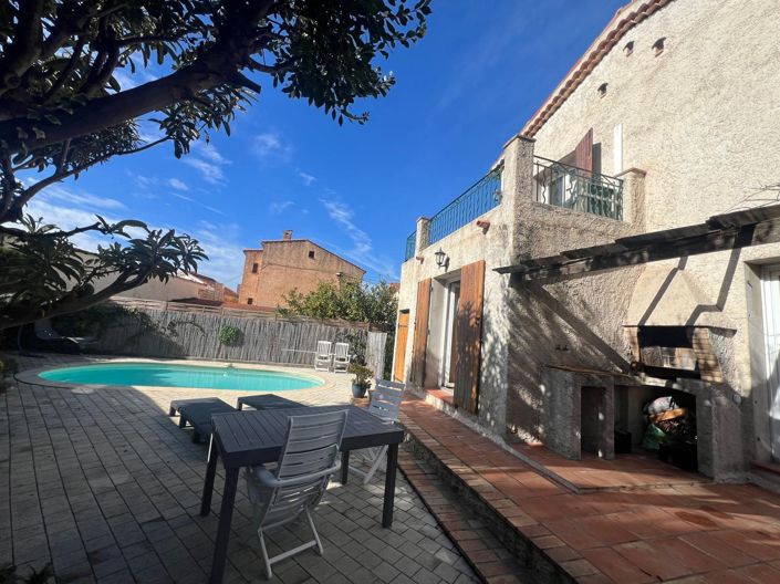 Image No.2-4 Bed House for sale