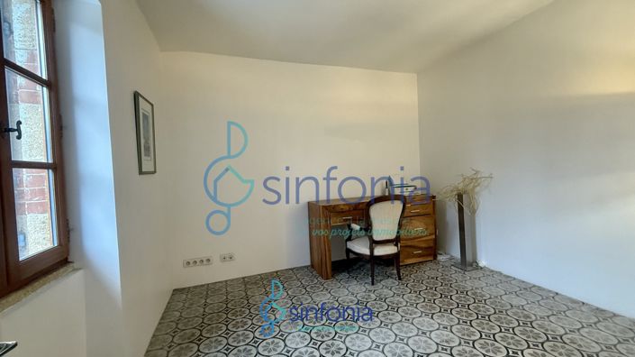 Image No.10-3 Bed House for sale