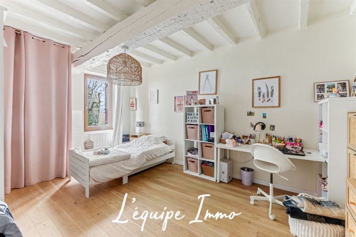 Image No.10-6 Bed House for sale