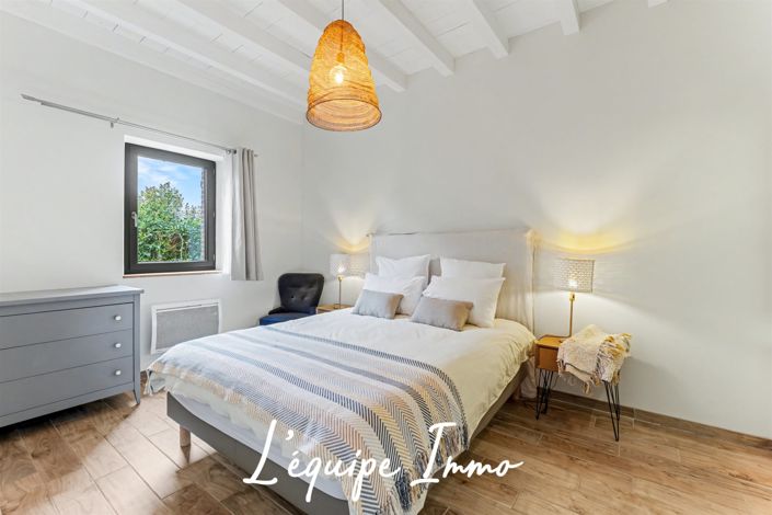 Image No.23-6 Bed House for sale