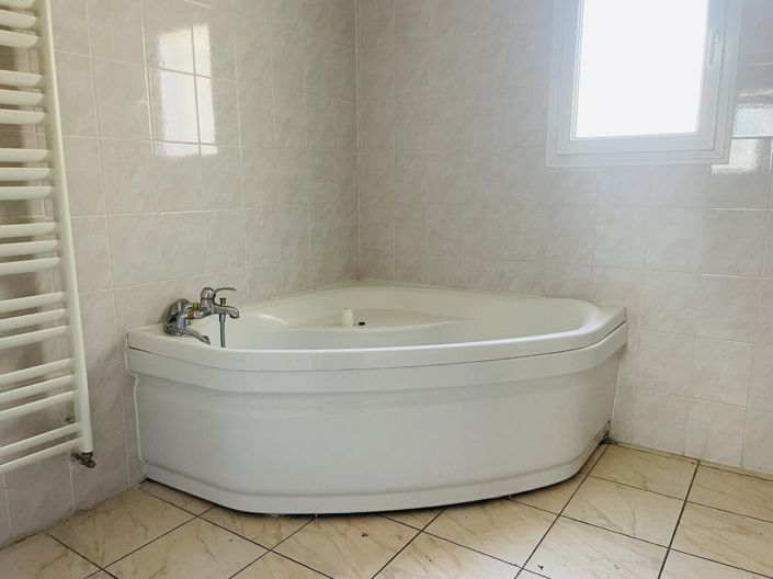 Image No.10-Maison de 3 chambres à vendre à Pont-de-Chéruy