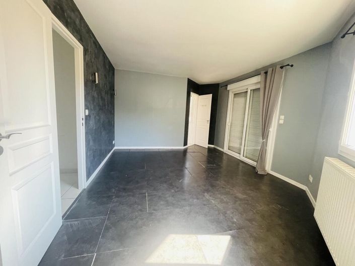 Image No.7-Maison de 3 chambres à vendre à Pont-de-Chéruy