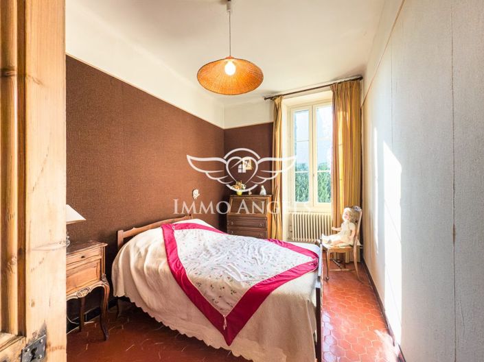 Image No.15-6 Bed House for sale