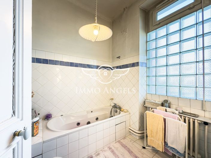 Image No.17-6 Bed House for sale