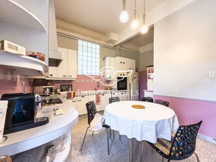 Image No.9-6 Bed House for sale