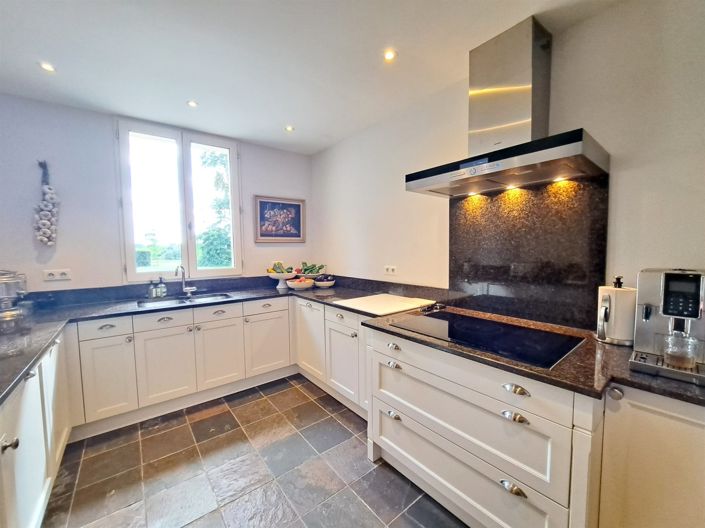 Image No.14-4 Bed House for sale