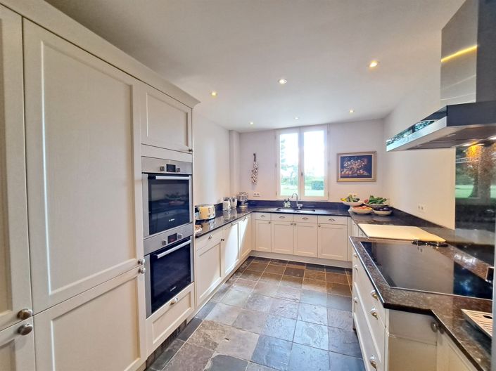 Image No.14-4 Bed House for sale