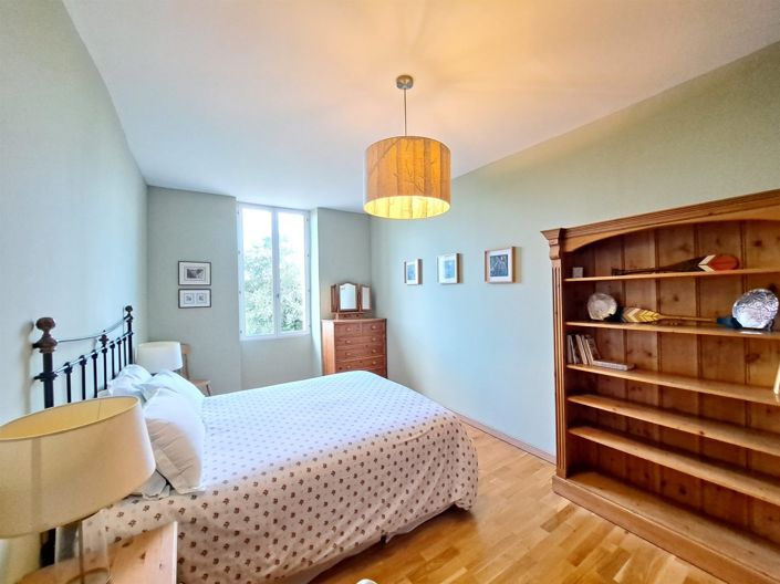 Image No.22-4 Bed House for sale