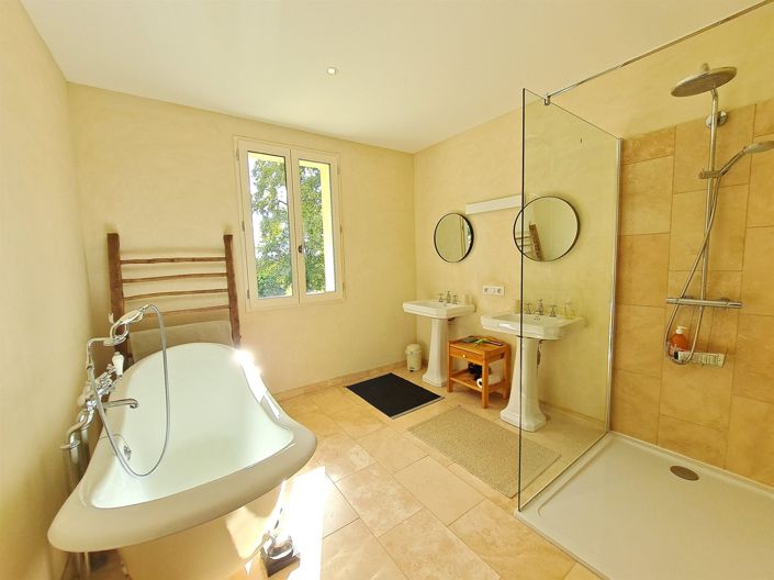 Image No.25-4 Bed House for sale