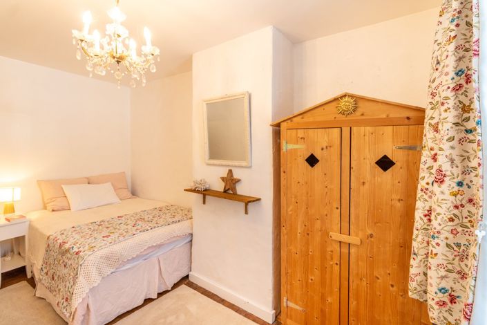 Image No.13-4 Bed House for sale