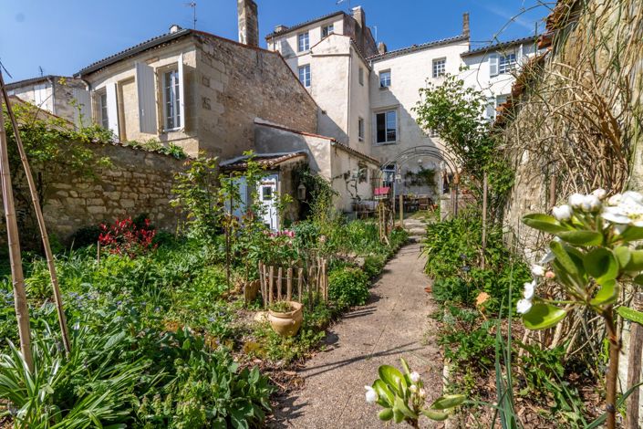 Image No.20-4 Bed House for sale