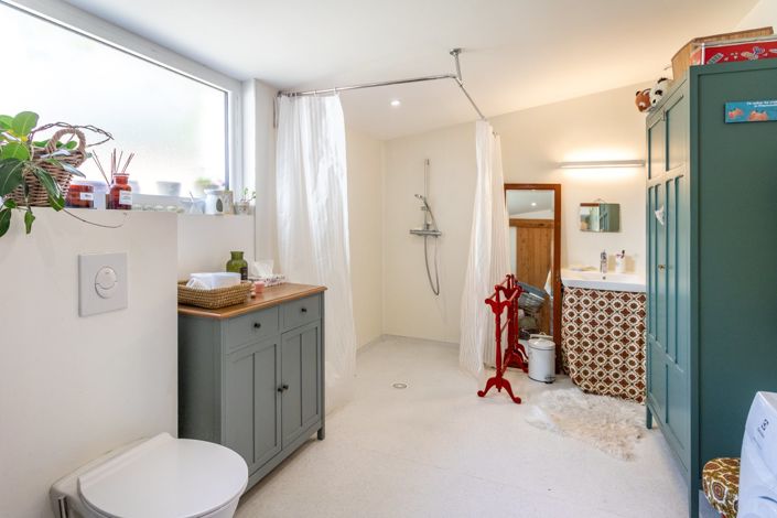 Image No.6-4 Bed House for sale