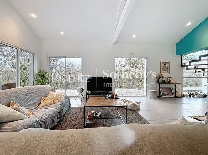 Image No.4-4 Bed House for sale