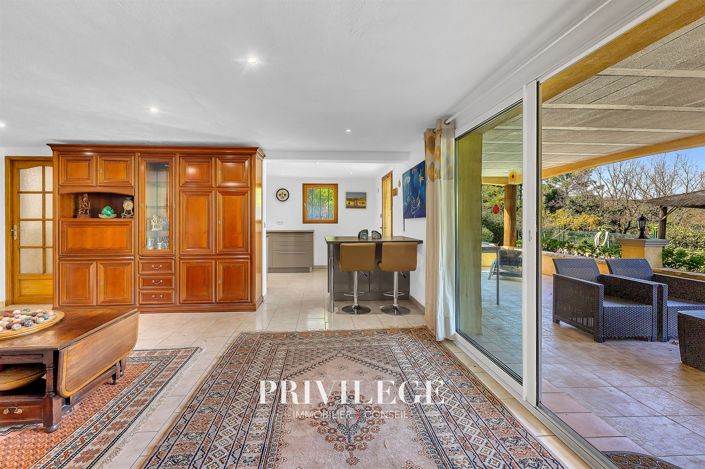 Image No.17-4 Bed House for sale