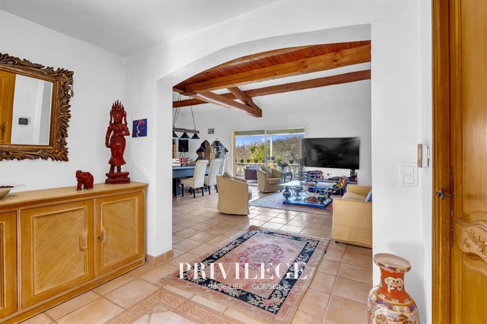 Image No.18-4 Bed House for sale