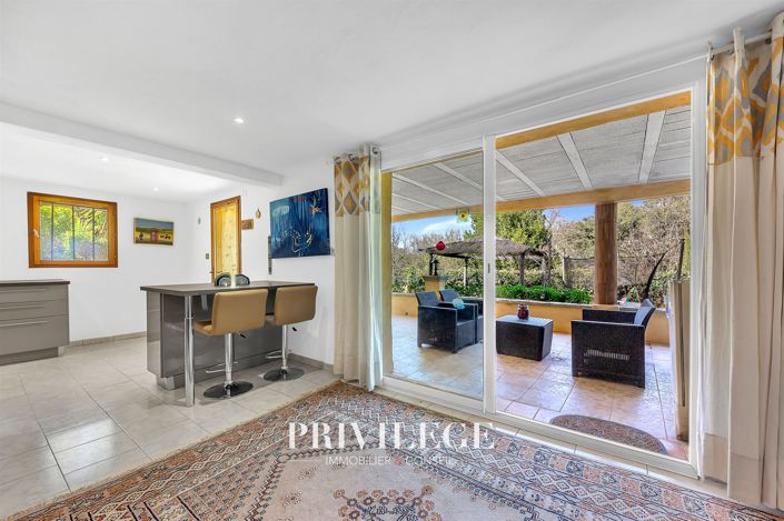 Image No.20-4 Bed House for sale