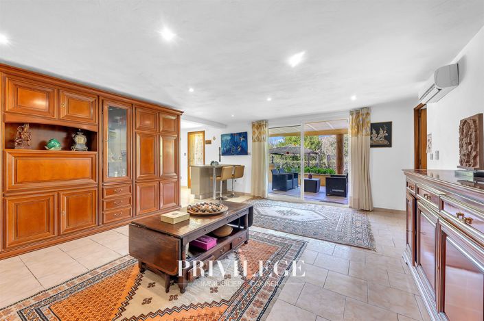 Image No.21-4 Bed House for sale