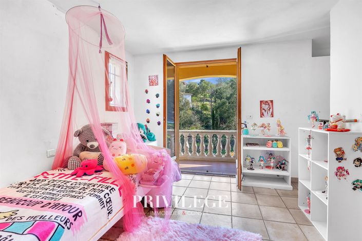 Image No.23-4 Bed House for sale