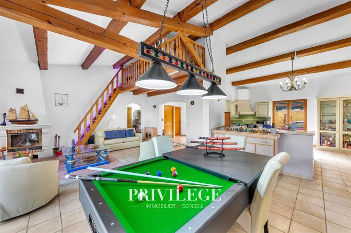 Image No.8-4 Bed House for sale