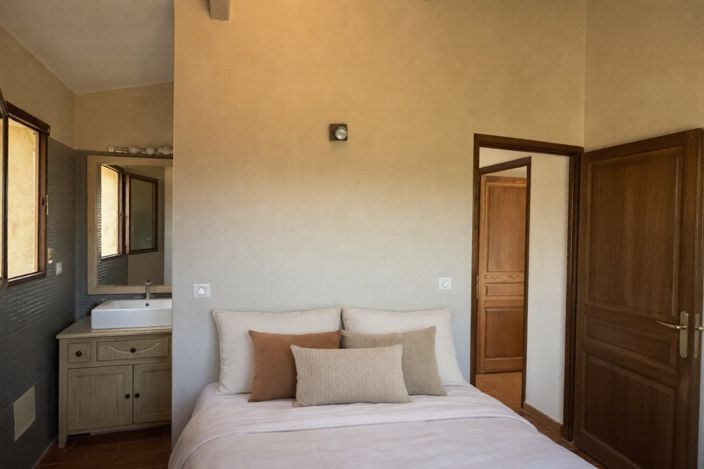 Image No.10-4 Bed House for sale