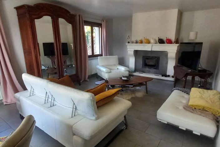 Image No.8-4 Bed House for sale