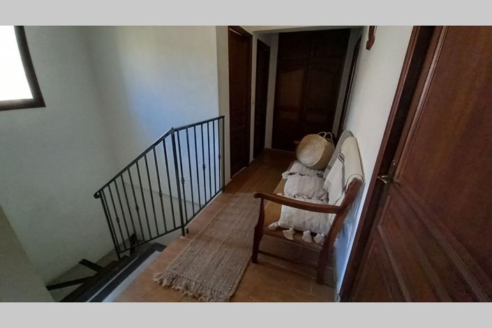 Image No.9-4 Bed House for sale