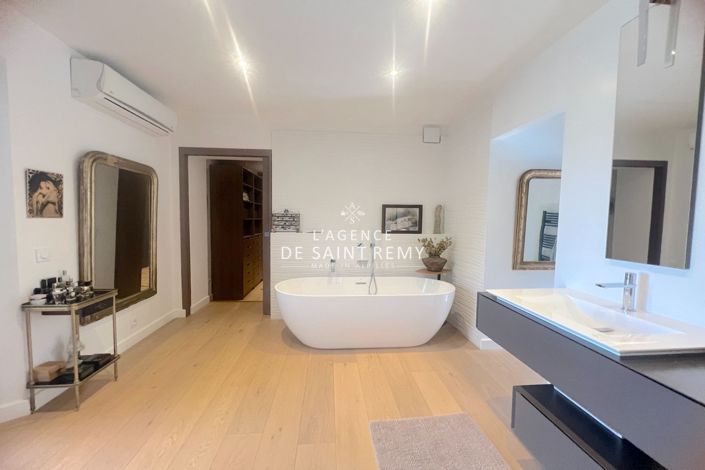 Image No.9-4 Bed House for sale