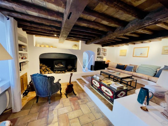 Image No.10-3 Bed House for sale