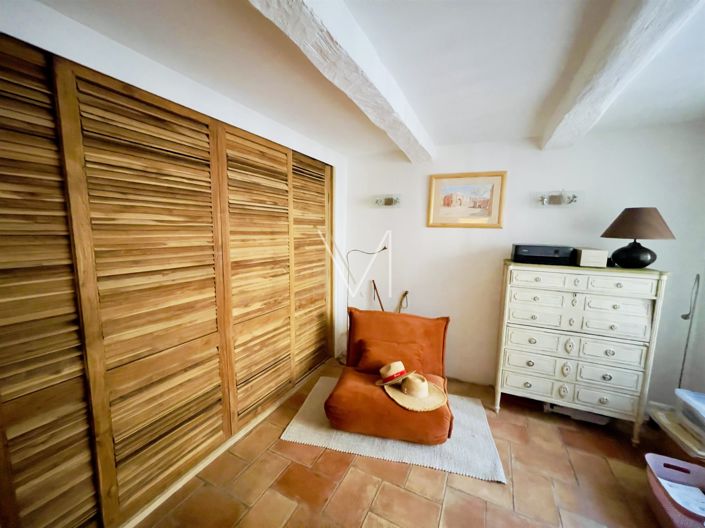 Image No.11-3 Bed House for sale