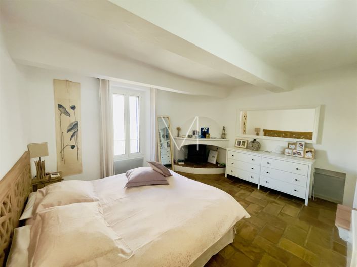 Image No.14-3 Bed House for sale