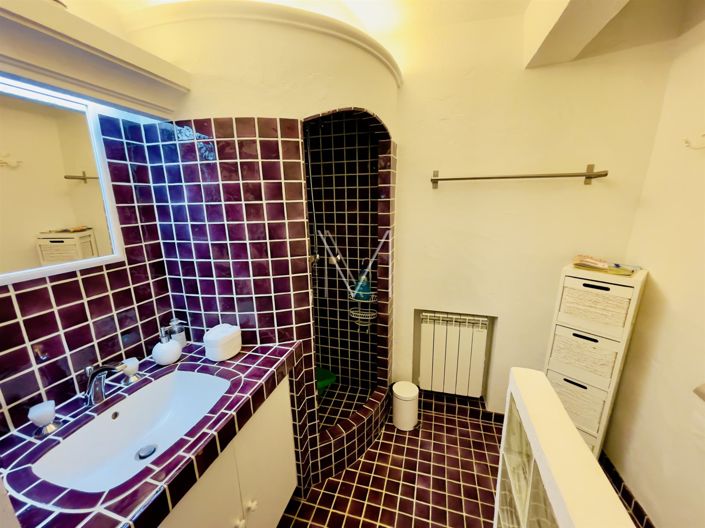 Image No.18-3 Bed House for sale