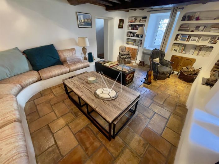 Image No.8-3 Bed House for sale