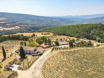 1 - Oppedette, Maison