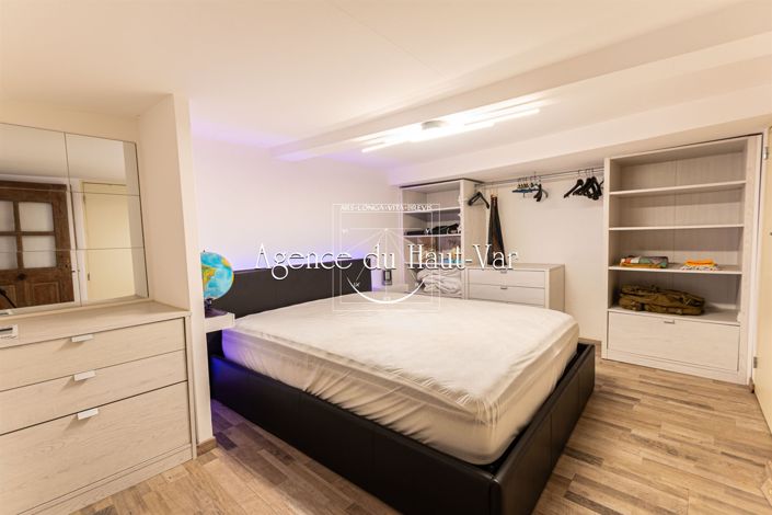 Image No.18-3 Bed House for sale