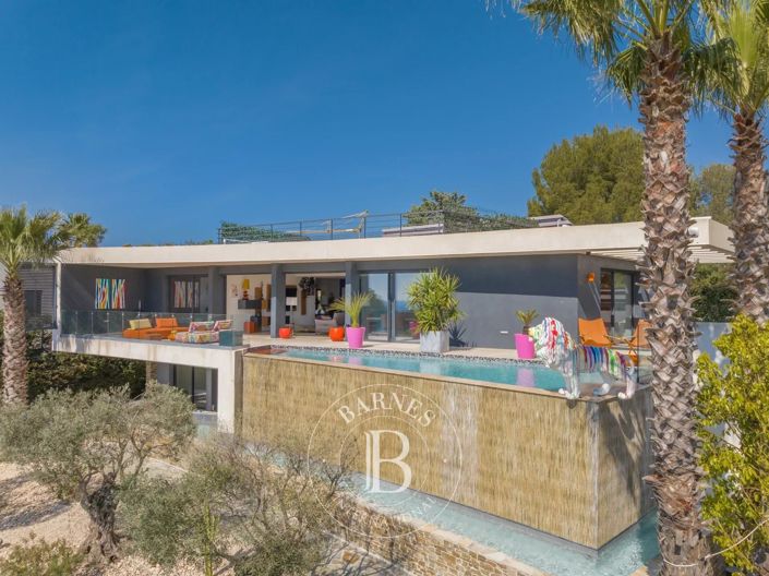 Image No.2-5 Bed House for sale