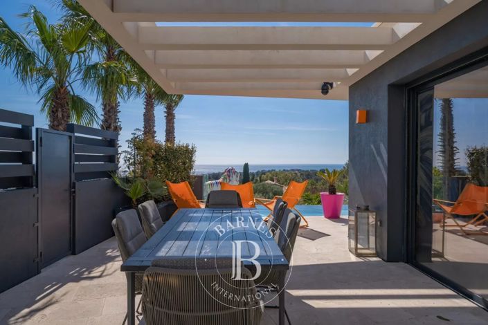 Image No.6-5 Bed House for sale