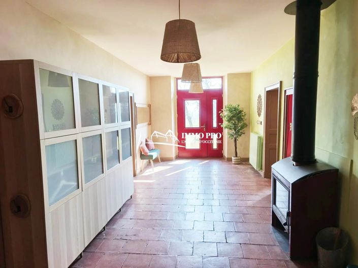 Image No.5-8 Bed House for sale