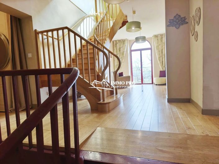 Image No.9-8 Bed House for sale