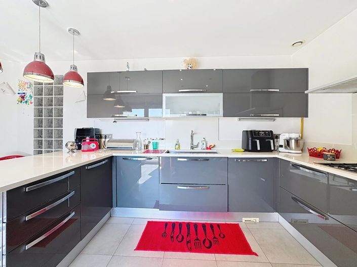 Image No.11-4 Bed House for sale