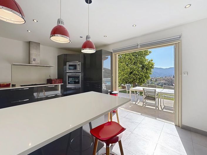 Image No.12-4 Bed House for sale