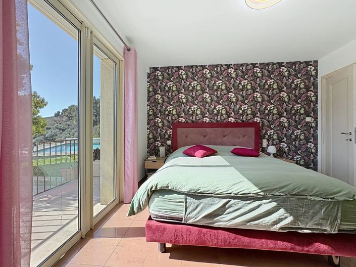 Image No.16-4 Bed House for sale