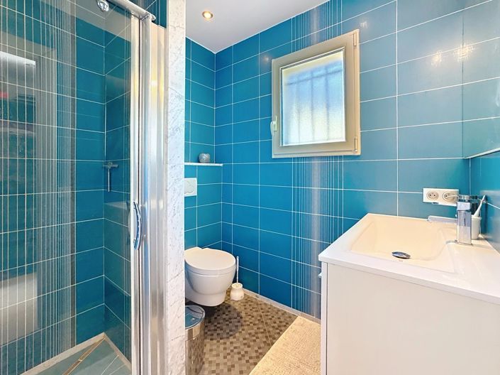 Image No.23-4 Bed House for sale