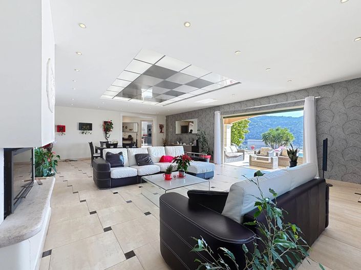 Image No.7-4 Bed House for sale