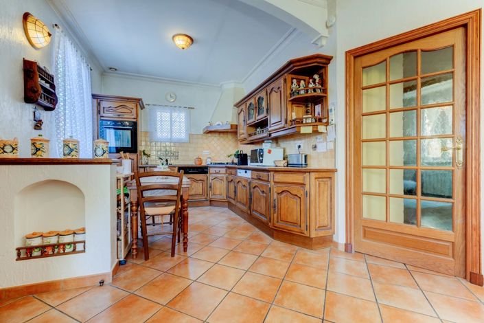 Image No.8-3 Bed House for sale